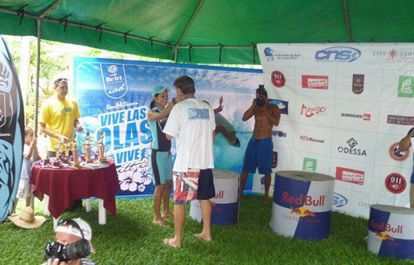 surf contest sunny garcia nosara